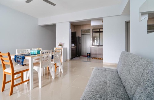Putrajaya Apartment | The One by Nakza Stays, Lakeview Suites Putrajaya