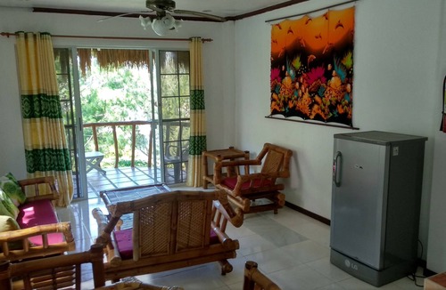 Manoc-Manoc Villa | The Orchids Hillside Villa with Kitchenette