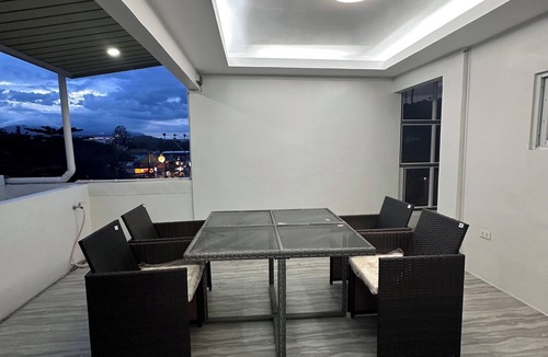 Barretto Apartment | The Penthouse - Barretto,Olongapo City Near Beach and Inflatable Island