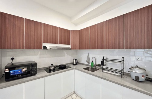 Taman Liong Seng Apartment | The Podium 3bdr 2bth 6-8 Pax Apartment Homestay Near City