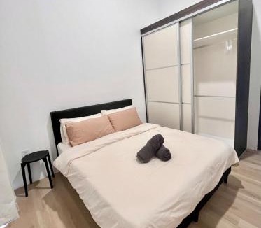 Taman Charming Apartment | The Podium 3R2B 7PaxFree Parking opposite AEON Mall