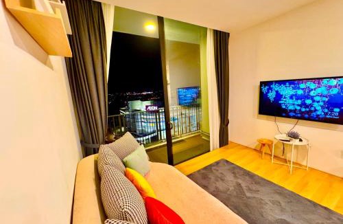 Taman Charming Apartment | The Podium Kuching Luxury 6pax 3BR HFloor Facing Aeon