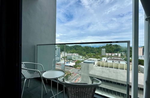 Downtown Kota Kinabalu Apartment | The Shore 12, Kota Kinabalu by HypnosSuites
