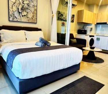 Downtown Kota Kinabalu Apartment | The Shore Kota Kinabalu by Ems Executive Suites Seaview