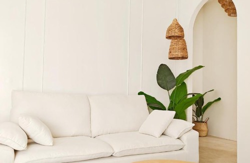 Dauis Apartment | The Shores House-Royal Plams Tres by THE HOUSE