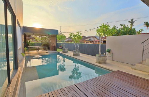 Kuantan Villa | The Summer Villa by Nature Home