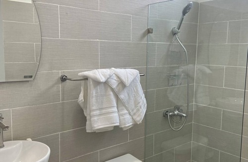 Juan Dolio Bed & Breakfast | The white rock villa this 9 bedroom 9 bathroom offer fee continental breakfast