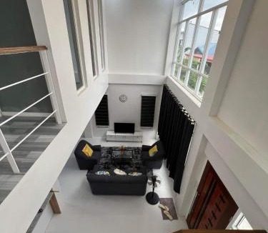 Calumpit House | The WhiteHouse Inn