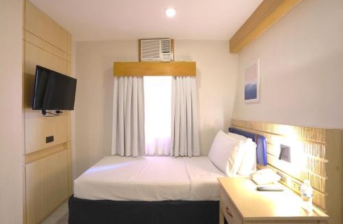 Cebu Hotel | Tom's Cabin Hotel