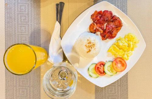 Cebu Hotel | Tom's Cabin Hotel
