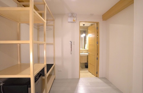 Cebu Hotel | Tom's Cabin Hotel