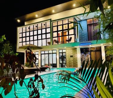 Luzon House | Tomeizah