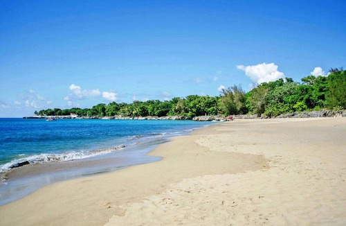 El Batey Apartment | Top-floor penthouse in beachfront residence, steps to all shops and restaurants