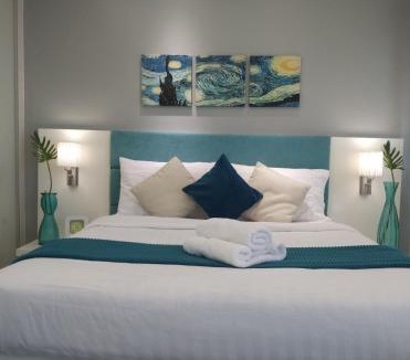 Baclaran Apartment | Touristation @ Crowne Bay Tower