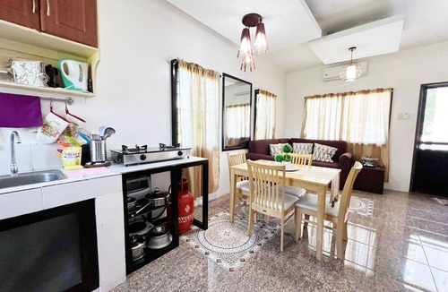 Talomo District House | Town House Walking Distance to Beach & Panoramic Mountain View