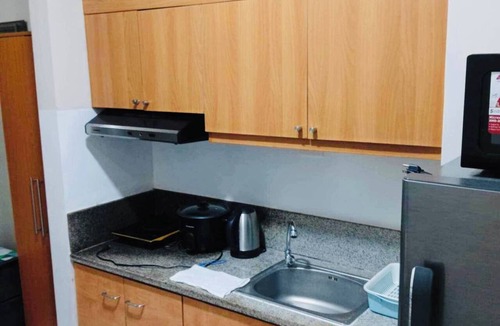 Poblacion District Apartment | Tranquil Studio Retreat with Shared Pool in Davao City