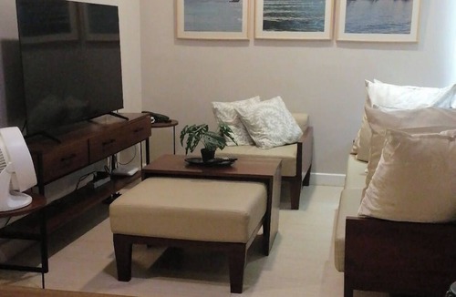 Cebu Condo | Tranquil well-appointed 1-BR unit condo near Cebu’s business and shopping center