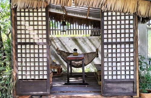 Castillejos Apartment | Traveler's Treehouse near Mapanuepe Lake