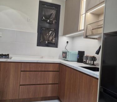 Klang Apartment | TRIO Bukit Tinggi 2-bedroom NEW Apt with NETFLIX smart tv