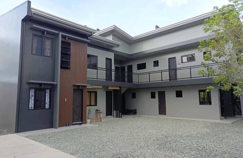 Lucena Apartment | Triple Deluxe room Casa Karina-Lucena City