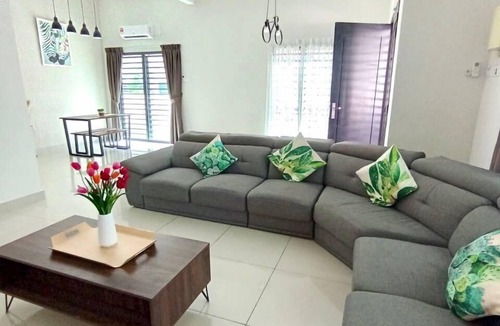 Hulu Kinta House | Tropical Livings Meru Ipoh Homestay