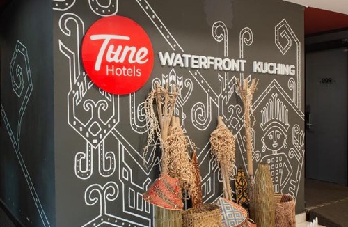 Kampung Surabaya Hotel | Tune Hotel - Waterfront Kuching
