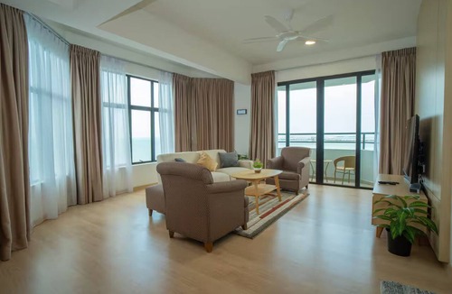 Tanjung Kling Apartment | Twynstar Mutiara | Spacious Beach Stay for Families & Groups