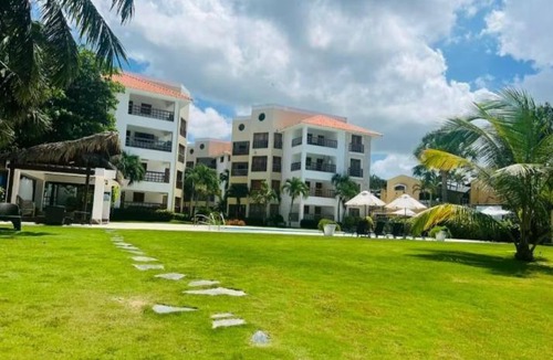 Juan Dolio - El Pueblo Apartment | Ubicación Excepcional Frente Al Mar- Zona De Playa Privada-Piscina- Gazebos-Parqueo-WIFI-Seguridad-Al Lado De Hoteles-Restaurantes-Minimarkets-Bares y Comercios