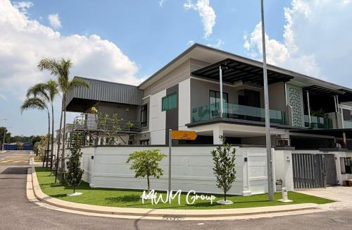 Ulu Tiram House | Ulu Tiram MW Luxury Pool Villa with Indoor playground KTV BBQ