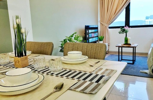 The Strand Apartment | Unique Home Encorp Strand Mall Alpha IVF 4Pax