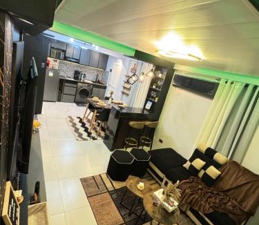 Tanza House | Unique Vibes Staycation