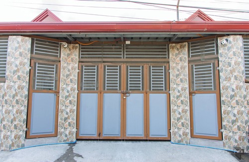 Angeles City House | Up to 18 Guest Near Aqua Planet & Clark international Speedway