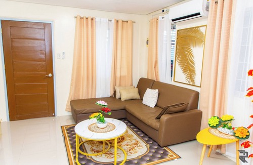 Angeles City House | Up to 18 Guest Near Aqua Planet & Clark international Speedway