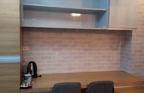 Pasay Apartment | Upgraded 1 bedroom with wifi and Netflix