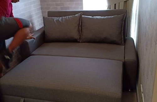 Pasay Apartment | Upgraded 1 bedroom with wifi and Netflix