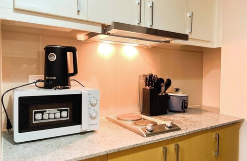 Bonifacio Global City Condo | Upscale BGC Stay Near Mitsukoshi #upt130g