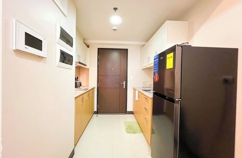 Bonifacio Global City Condo | Upscale BGC Stay Near Mitsukoshi #upt130g