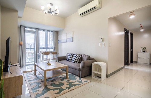 Bonifacio Global City Apartment | Uptown Parksuites T2 BGC Uptown 2.5BR 2 tb, Walk to Malls, nr Airport