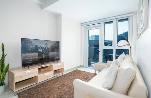 Bonifacio Global City Apartment | Uptown Parksuites T2 Radiant 2BR Walk to Uptown Mall +Nightlife Xylo