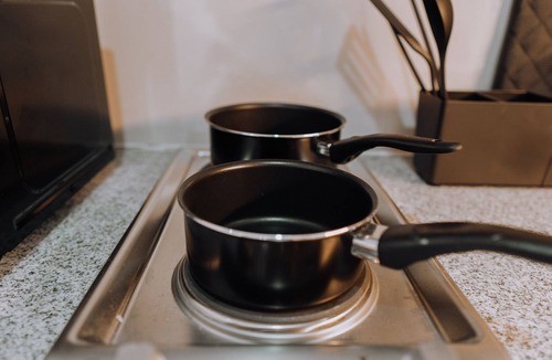 Santa Mesa Apartment | Uptown Parksuites Urban Prime Retreat 1BR w/Pool View, Washer, Wi-fi&Netflix