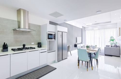 Downtown Santo Domingo Apartment | Urban Gem in Santo Domingo City Center, Rooftop Pool, Hot Tub, Grill, City Views.