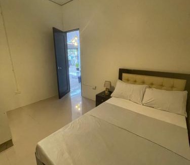 Valencia Hotel | Us Ville Inn