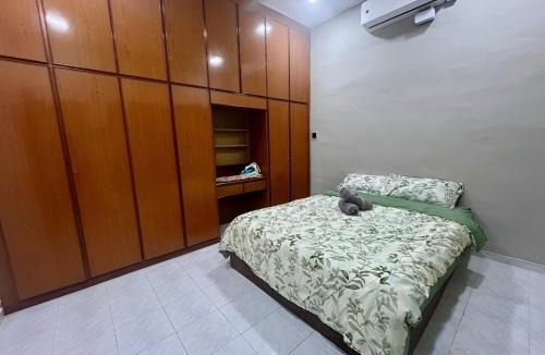 Kuantan House | V Lodge z