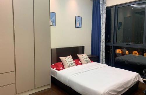 Maluri Apartment | V Residence Suites Homestay 6pax Linked to Sunway Velocity Mall MRT LRT Maluri & Cochrane KLCC View Kuala Lumpur