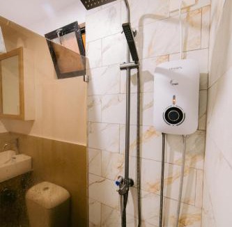 Basak Hotel | V&V at Royal Oceancrest Condominium for Staycation