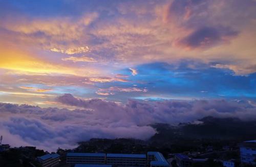 Baguio Apartment | Vacation House in Baguio with Amazing Sunset Views