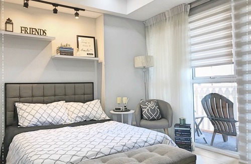 Pinagsama Apartment | Venice Luxury Residences Fiorenzo Studio W/ Balcony-BGC-Grand Canal Mall