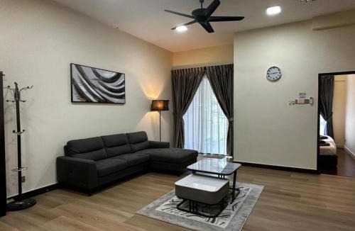 Downtown Kota Kinabalu Apartment | VH HOMES l Imago Mall l 2BR Family Suite l Garden Direct Access