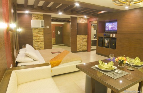 Las Pinas Hotel | Victoria Court Las Piñas