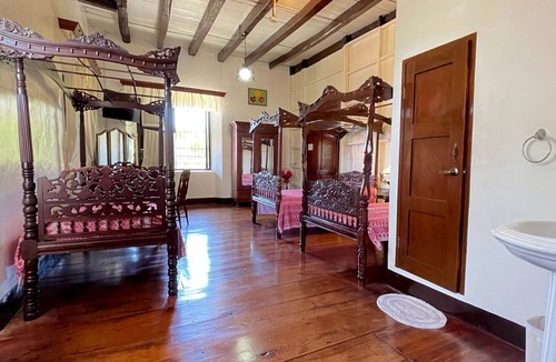 Vigan Bed & Breakfast | Villa Angela Heritage House